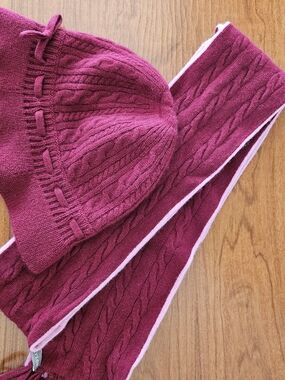 ANN TAYLOR 100% Cashmere Cable Knit Beanie and Scarf Set - Berry Pink